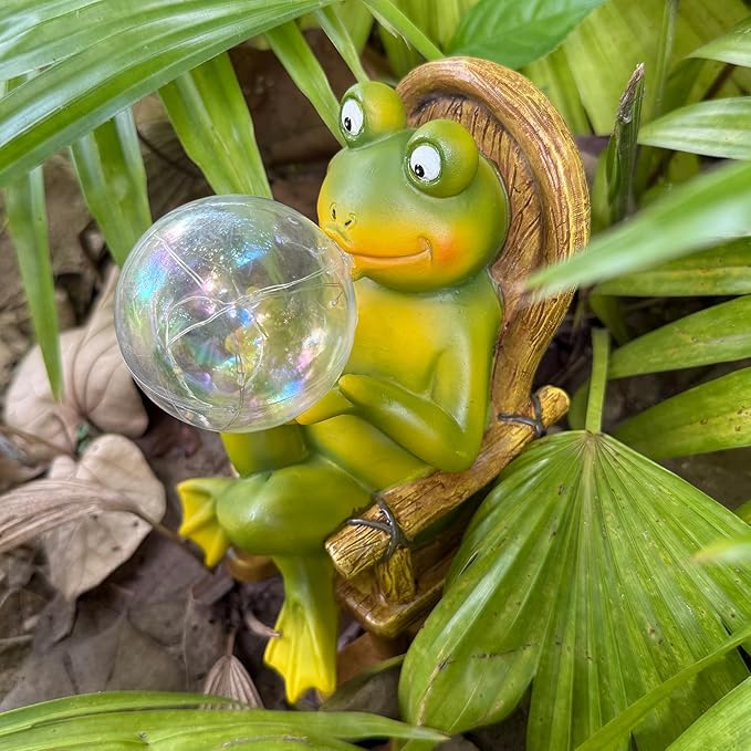 Funoasis Garden Outdoor Frog with Solar Powered Lamp Unique Gifts for Mom Outside Decor for Lawn Balcony Home Ornaments