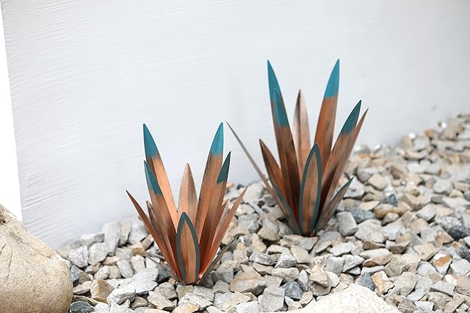 Large Tequila Rustic Sculpture, Rustic Metal Agave Plants for Outdoor Patio Yard, Home Decor Hand Painted Metal Agave Garden Yard Statue, Outdoor Lawn Ornaments (2 Big 1 Small)